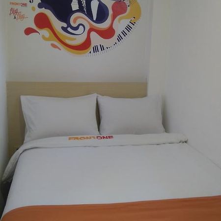 Djo Front One Inn Bengkulu Ngoại thất bức ảnh