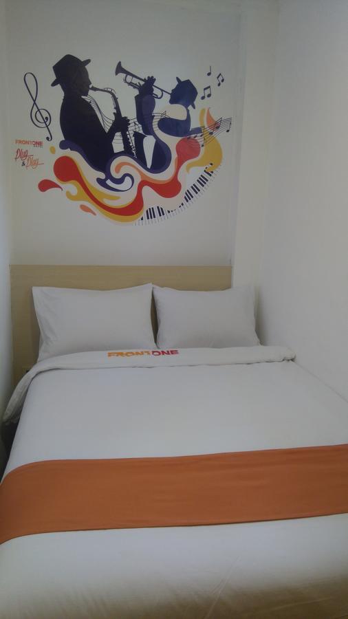 Djo Front One Inn Bengkulu Ngoại thất bức ảnh