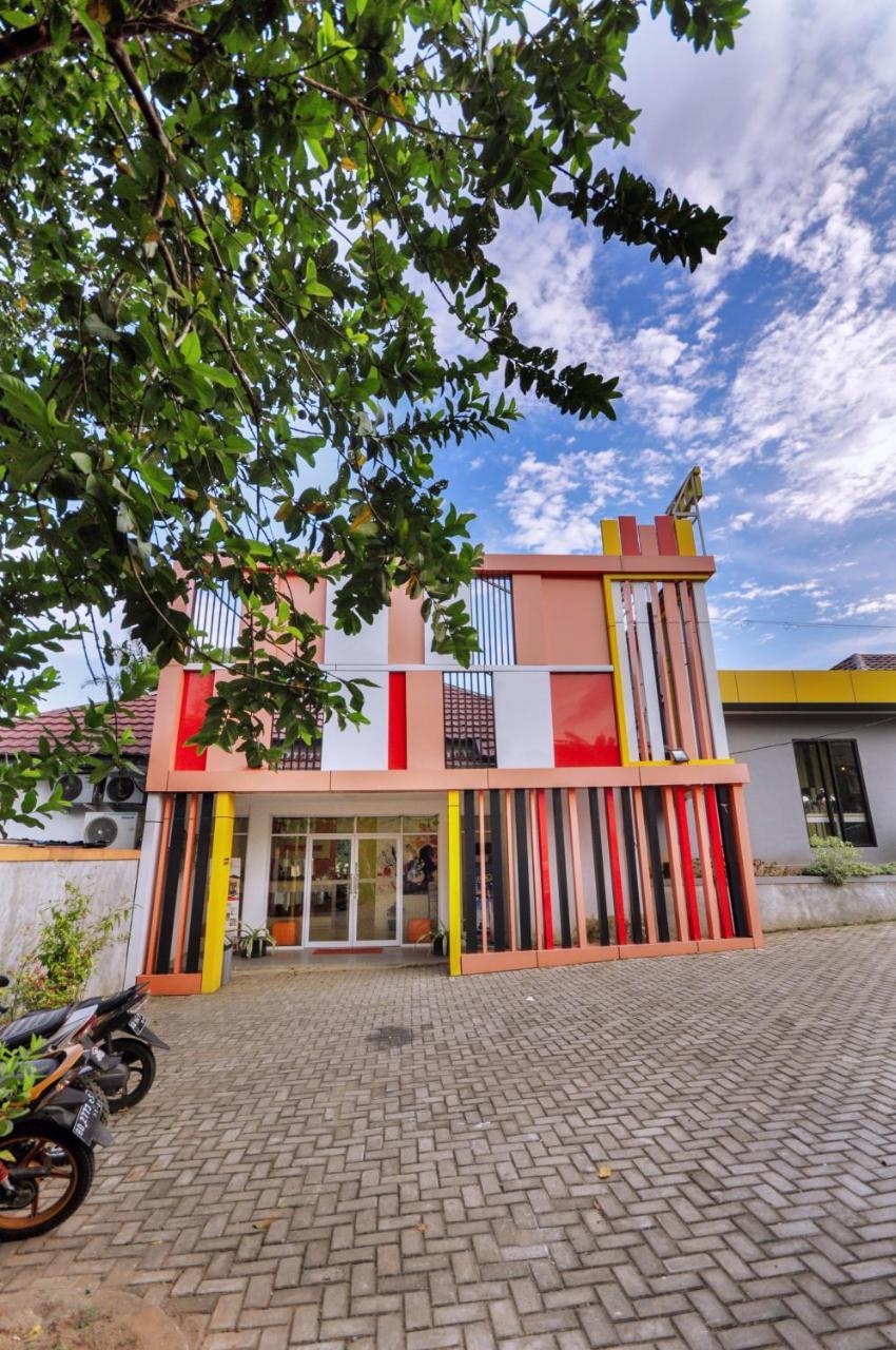 Djo Front One Inn Bengkulu Ngoại thất bức ảnh