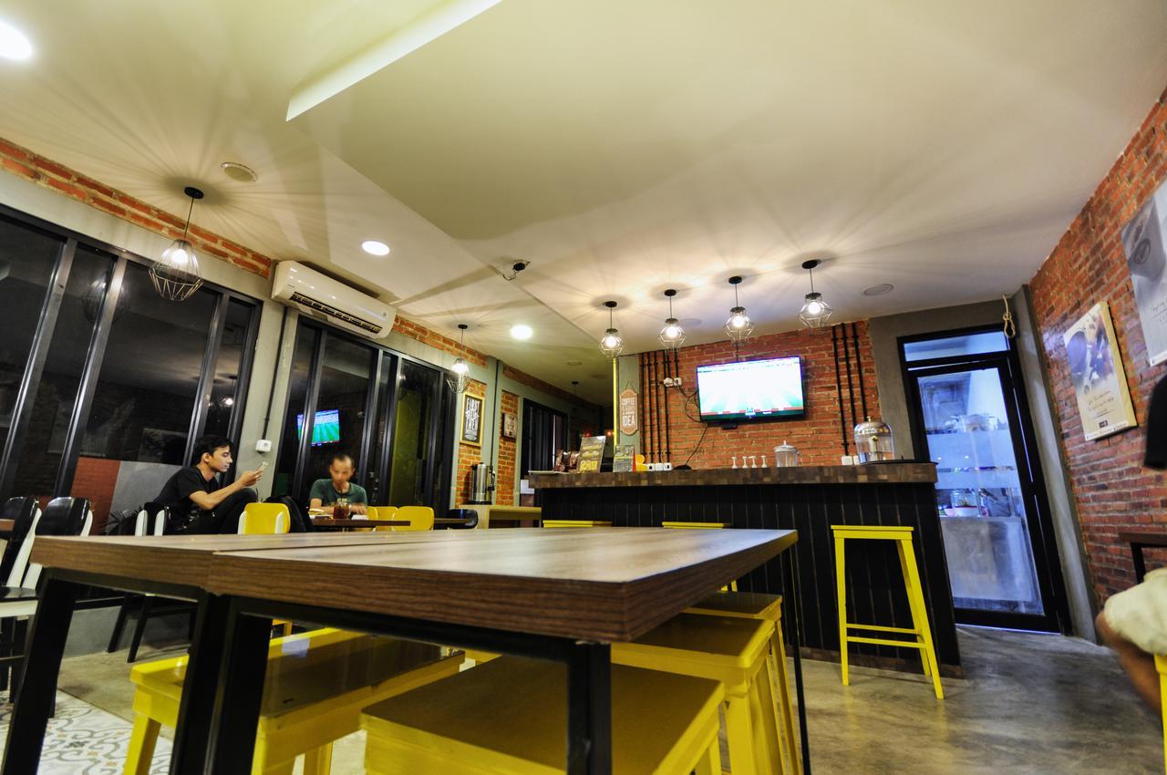 Djo Front One Inn Bengkulu Ngoại thất bức ảnh