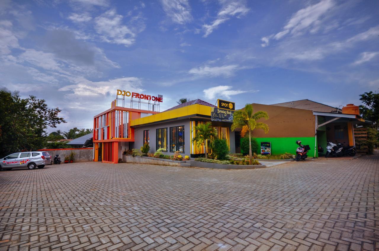 Djo Front One Inn Bengkulu Ngoại thất bức ảnh