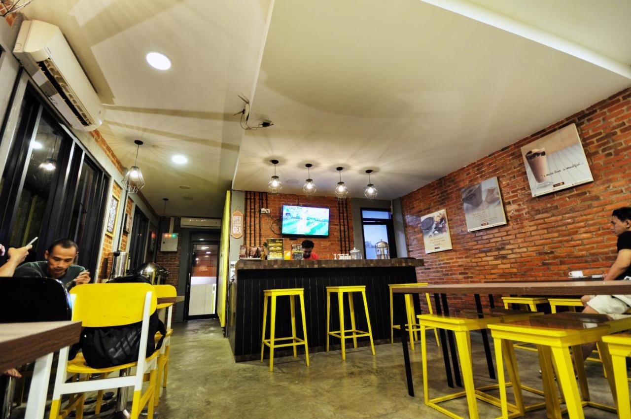 Djo Front One Inn Bengkulu Ngoại thất bức ảnh